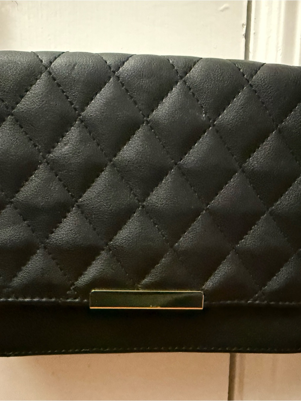 Quilted Black Women's Crossbody Bag with Gold Accent